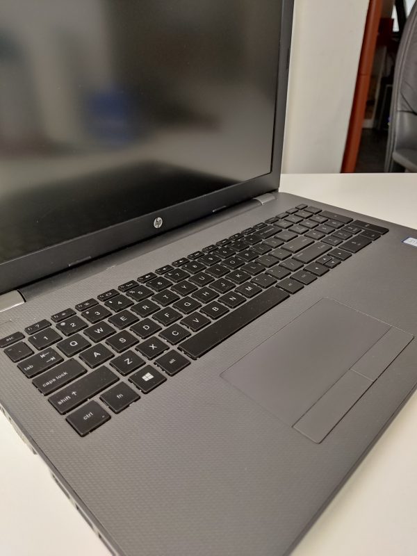 Laptop HP 250 G6 15,6" Intel Core i5 8 GB/512 GB - obrazek 3